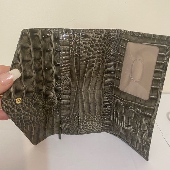 VERONICA in Hunter Melbourne - Picture 4 of 4